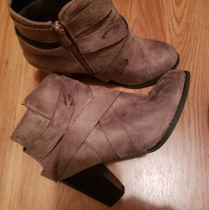 Womens ankle boot!!